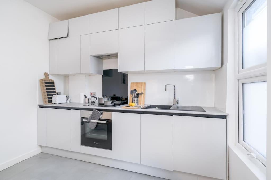 New 3Bed Stylish Apartment With Amazing Transport London Ngoại thất bức ảnh