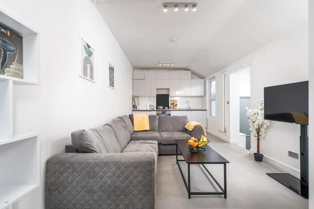 New 3Bed Stylish Apartment With Amazing Transport London Ngoại thất bức ảnh