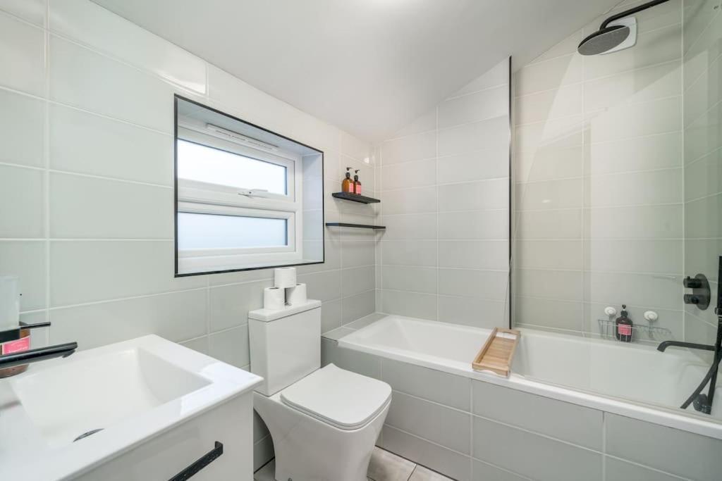New 3Bed Stylish Apartment With Amazing Transport London Ngoại thất bức ảnh