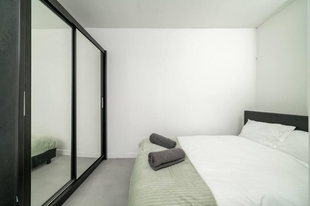 New 3Bed Stylish Apartment With Amazing Transport London Ngoại thất bức ảnh